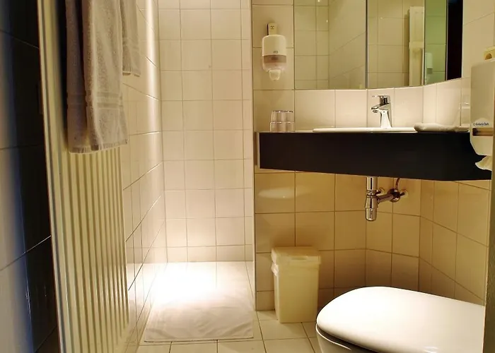 デ コーパンデル 3*